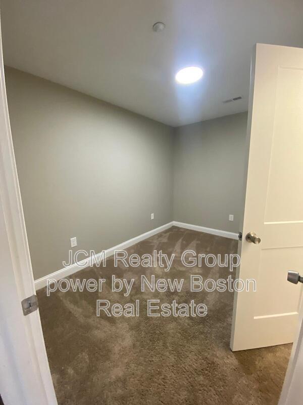 Building Photo - 67 Shepard St