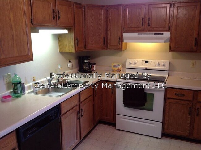 Building Photo - 2305 Martin St Apt 12 2305 Martin Street 12