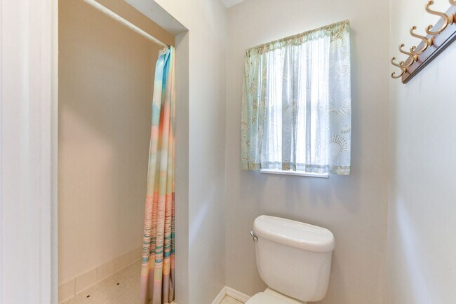Building Photo - 1648 Idle Ln