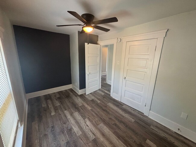 Building Photo - Charming 3-Bedroom Property in Prime Location