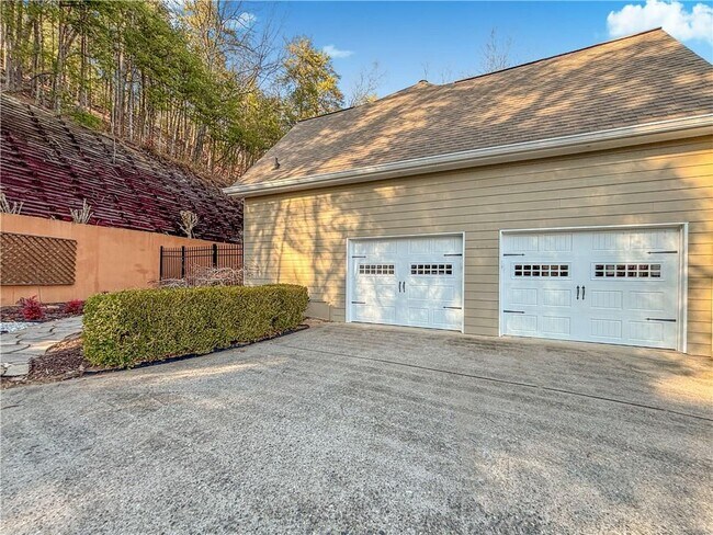 Building Photo - 4515 N Slope Cir