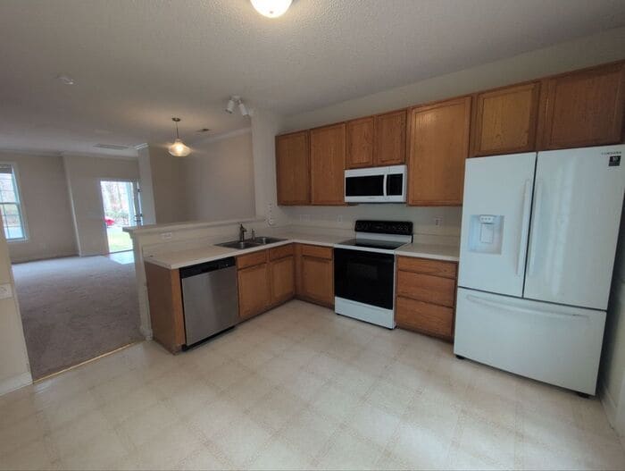 Building Photo - 7303 Bonnie Ridge Ct