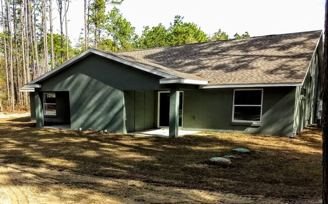 Private Under-Roof Back Porch - 9356 N Peachtree Way