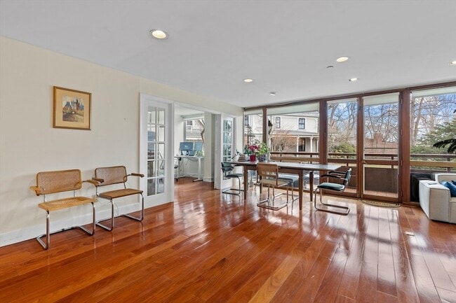 Building Photo - 241 Perkins St