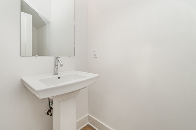 Building Photo - 712 Caraway Ln