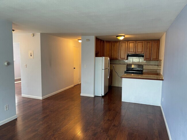 Kitchen - 1145 S Quivas St