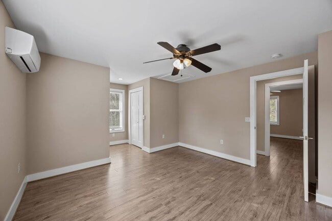 Building Photo - 251 Landwood Ln