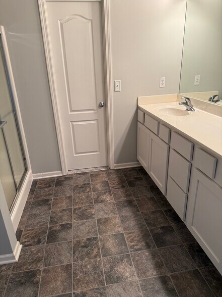 Building Photo - 733 Fir St