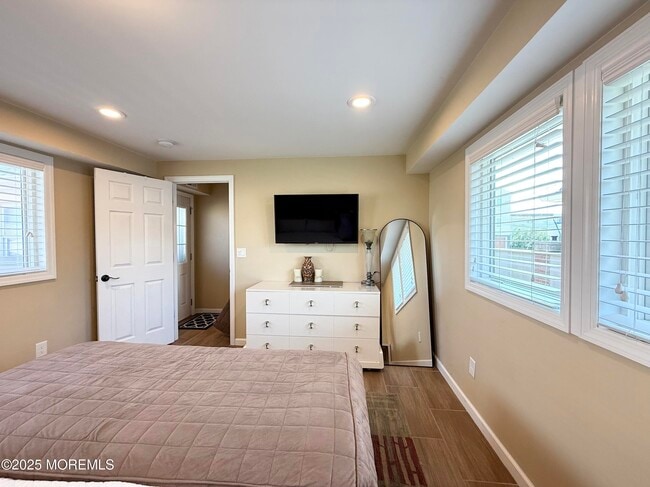 Building Photo - 5 Marius Ln
