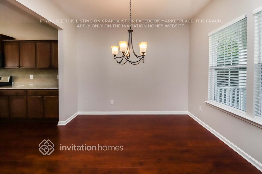 Building Photo - 8112 Dumphries Dr