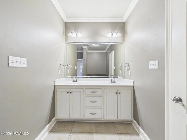 Building Photo - 104 Cadet Ln