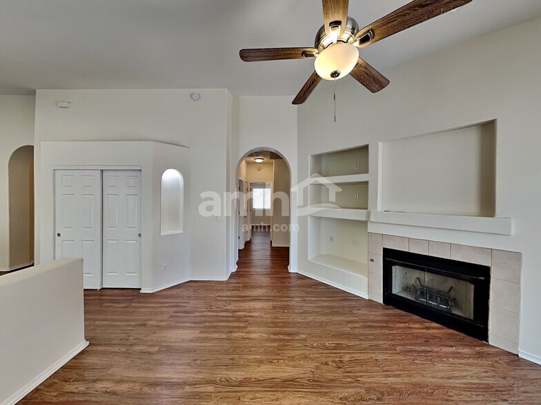 Building Photo - 147 E Via Teresita