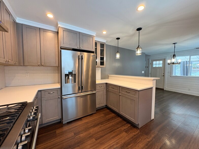 Building Photo - 104 Cottage Rd