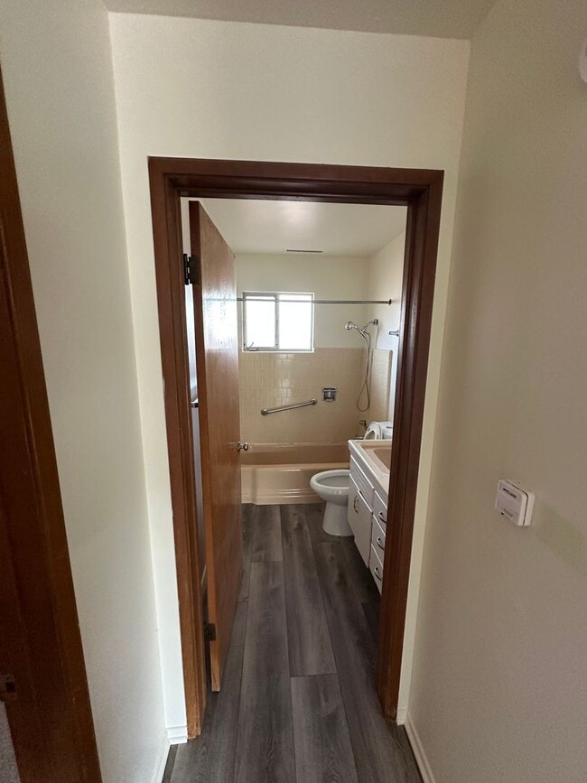 Building Photo - Cute 2 Bd 1Ba Unit NE Santa Maria
