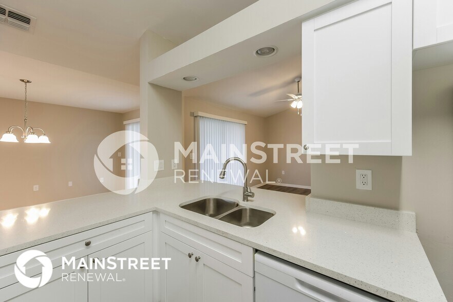 Building Photo - 2708 27th St SW