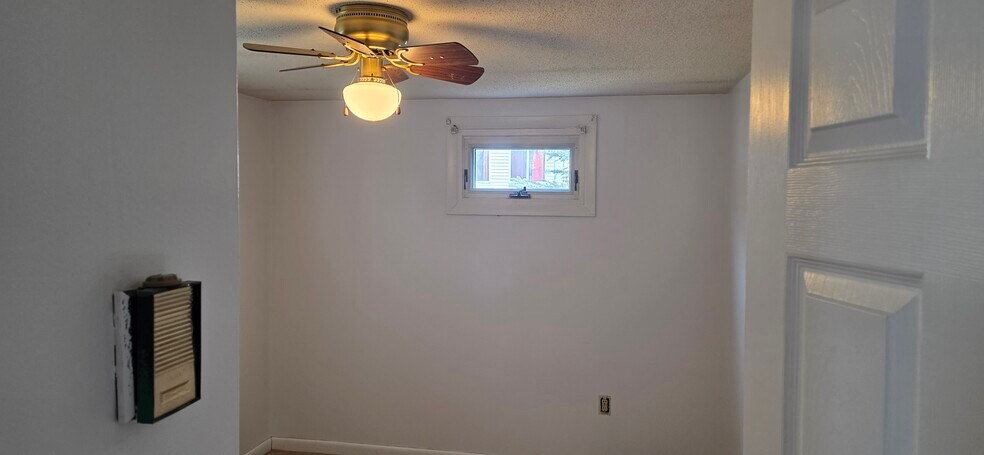 Building Photo - 32 Theresa St