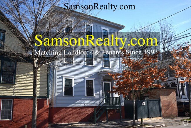 Building Photo - 373 Thayer St