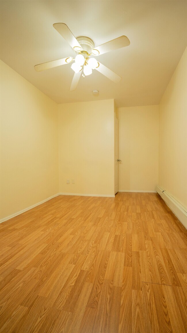 Building Photo - 1037 Avenue C