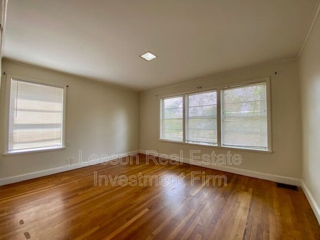 Building Photo - 2717 Fairfield Ave