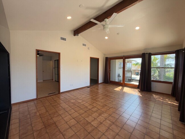 Building Photo - Charming 4BR San Diego Home with Front Dec...
