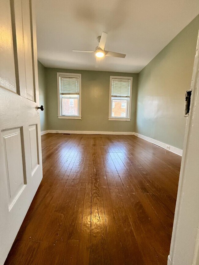 Building Photo - 124 W Hamburg St