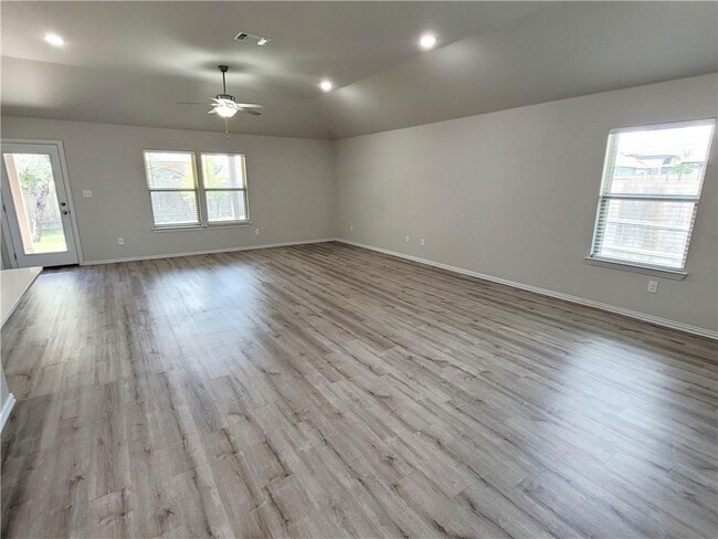 Building Photo - 300 Bright Star Ln