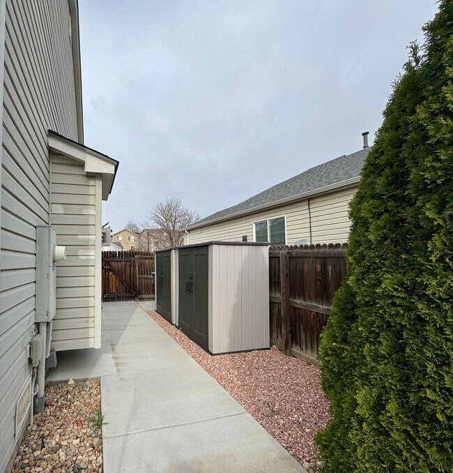 Building Photo - Beautiful & Updated 4 Bedroom / 3.5 Bath Home – Available Now!