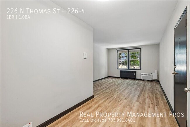 Building Photo - 226 N Thomas St