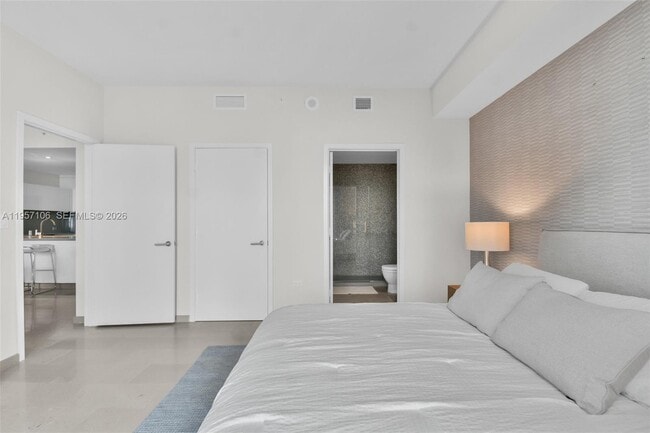 Building Photo - 88 SW 7th St