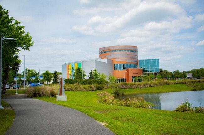 Building Photo - NOW LEASING FOR FALL 2026