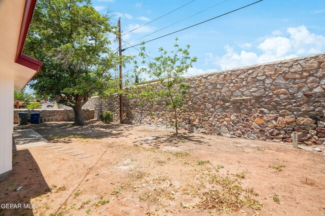 Building Photo - 10337 Galahad Way