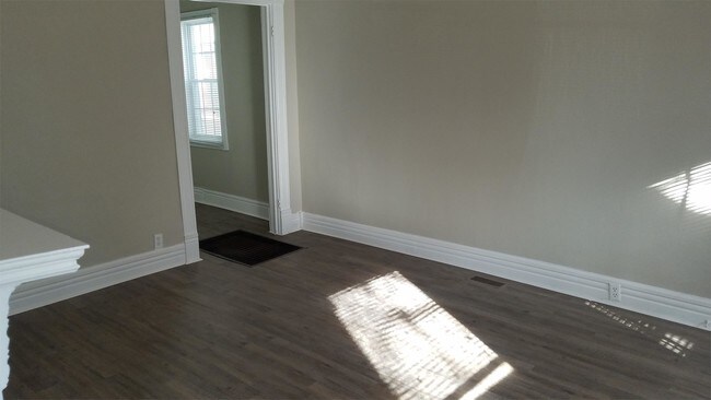 Building Photo - 737 Heywood Ave