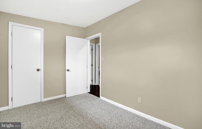 Building Photo - Coming Soon- Beautiful 3 Bedroom, 1 Bath h...