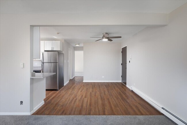 Building Photo - 708 W 65th St