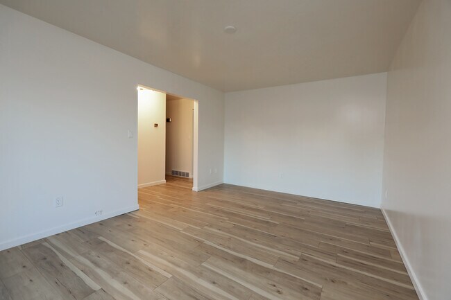Building Photo - 2509 Paddock Ct