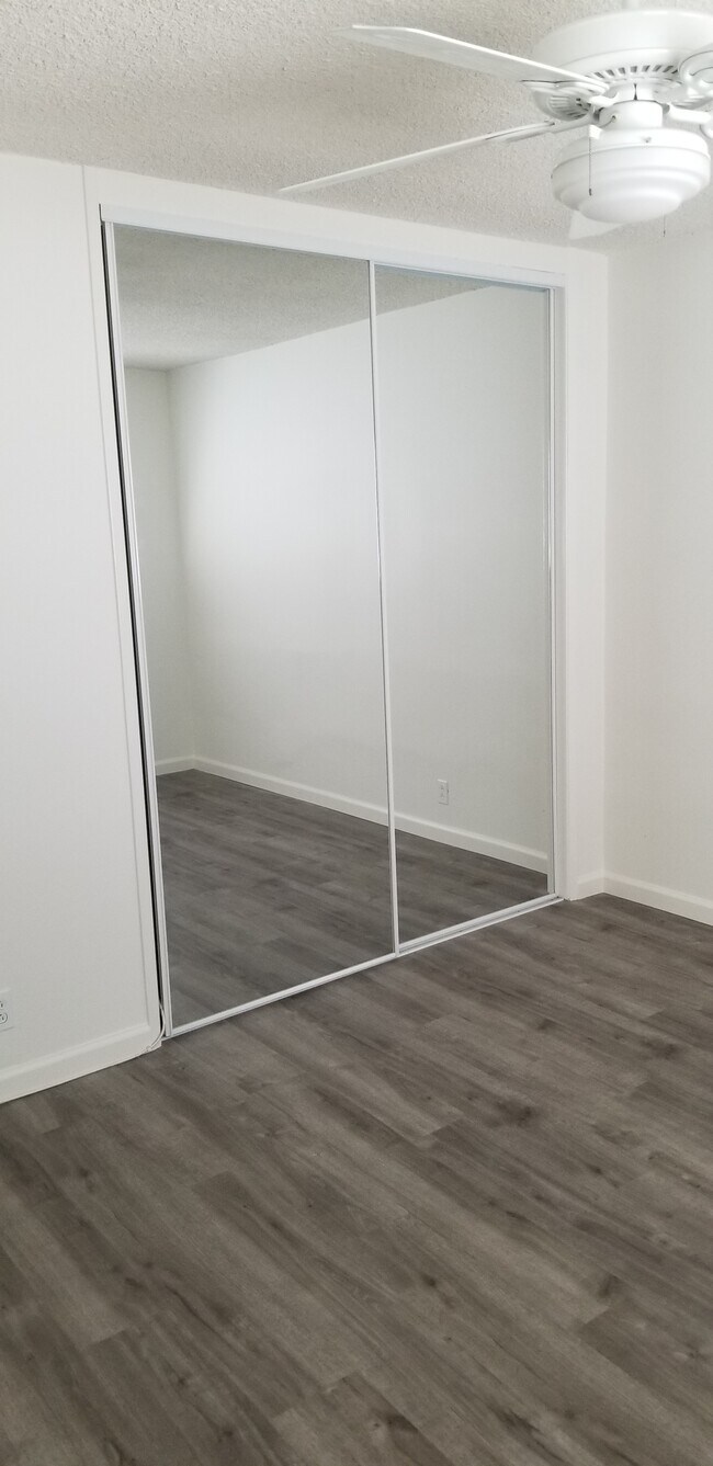 Bedroom Closet - 3622 Dunn Dr