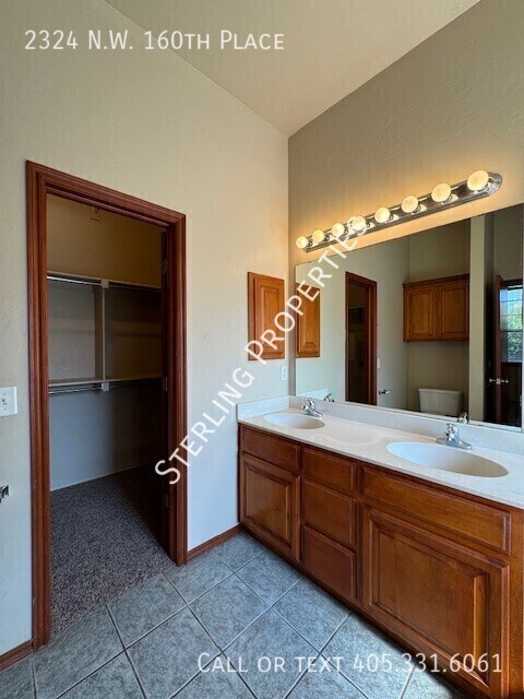 Building Photo - 2324 NW 160th Pl