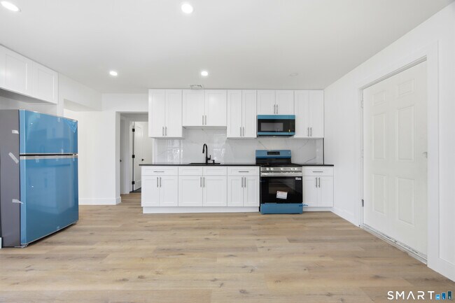 Building Photo - 145 Crystal Ave