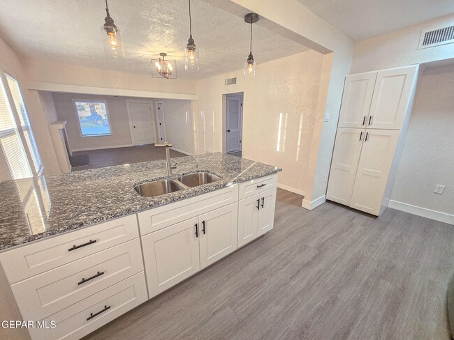 Building Photo - 3518 Sacramento Ave