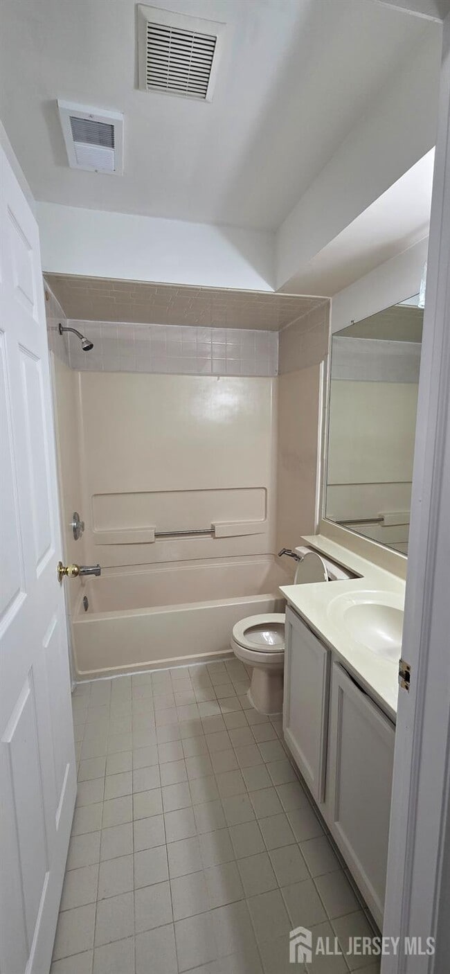 Building Photo - 223 Waterford Dr