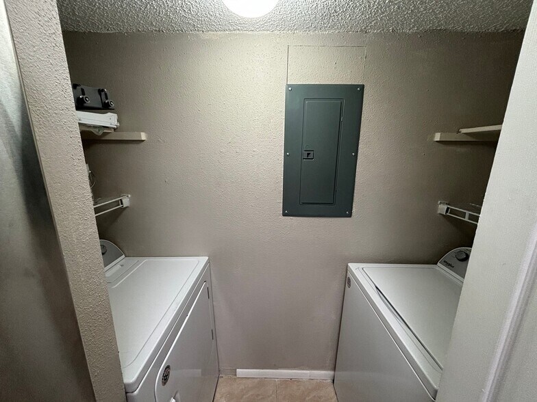 Building Photo - 3732 Idlebrook Cir