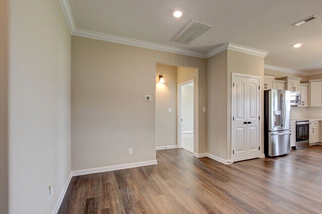 Building Photo - 2547 Rafiki Dr