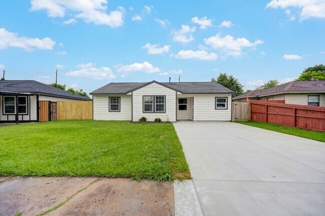 Building Photo - 12434 Mylla St