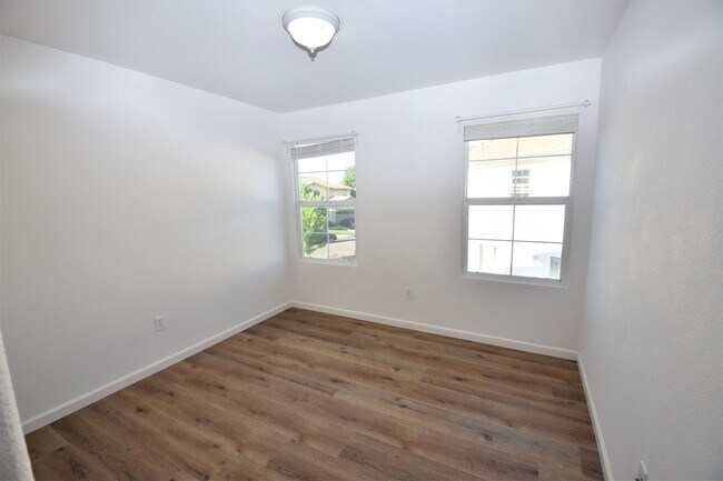 Building Photo - 3814 Black Butte Rd
