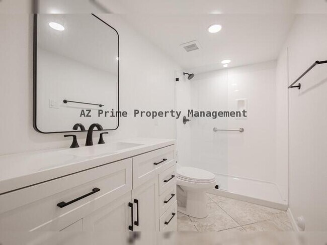 Building Photo - 7950 E Starlight Way