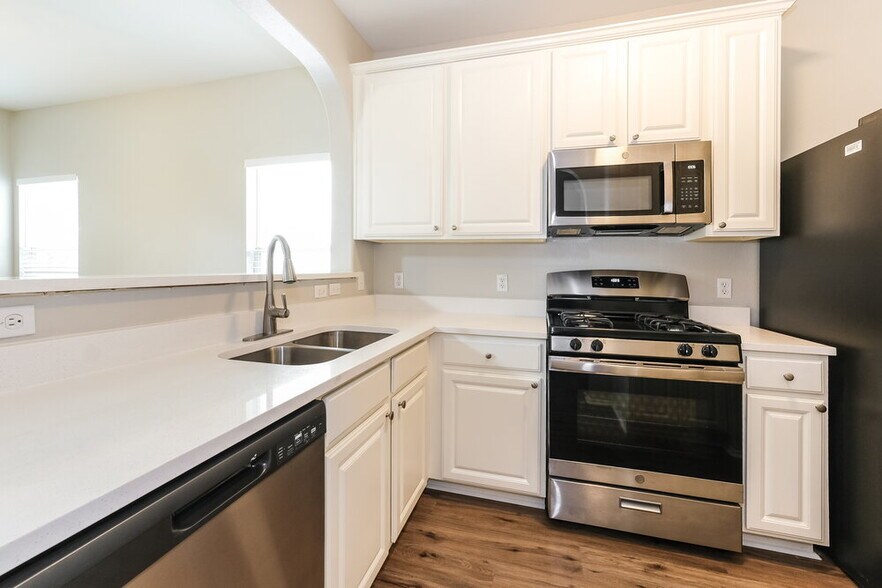 Building Photo - 507 McGarity