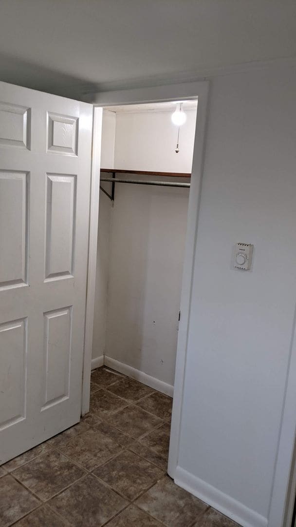 Building Photo - 2 bedroom 1 bath basement apartment with washer and dryer in Forest Hills, Cullowhee NC available...