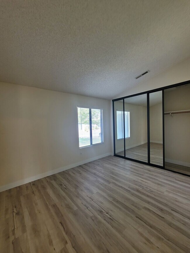 Building Photo - 5762 Cutter Loop
