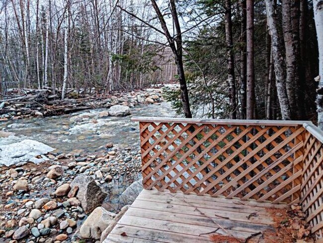 Building Photo - 140 Paquette Cir