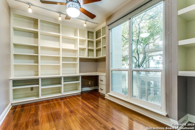 Building Photo - 2-BEDROOM CONDO AT ANDALUSIA CONDOMINIUMS